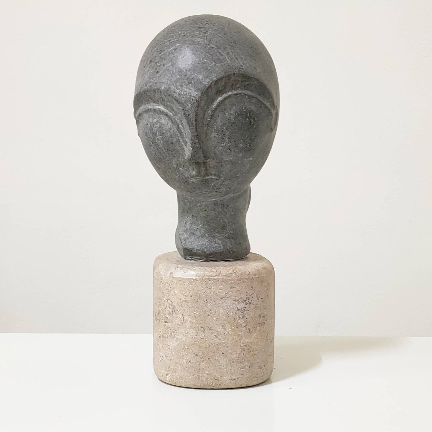 Scultura minimalista per interni