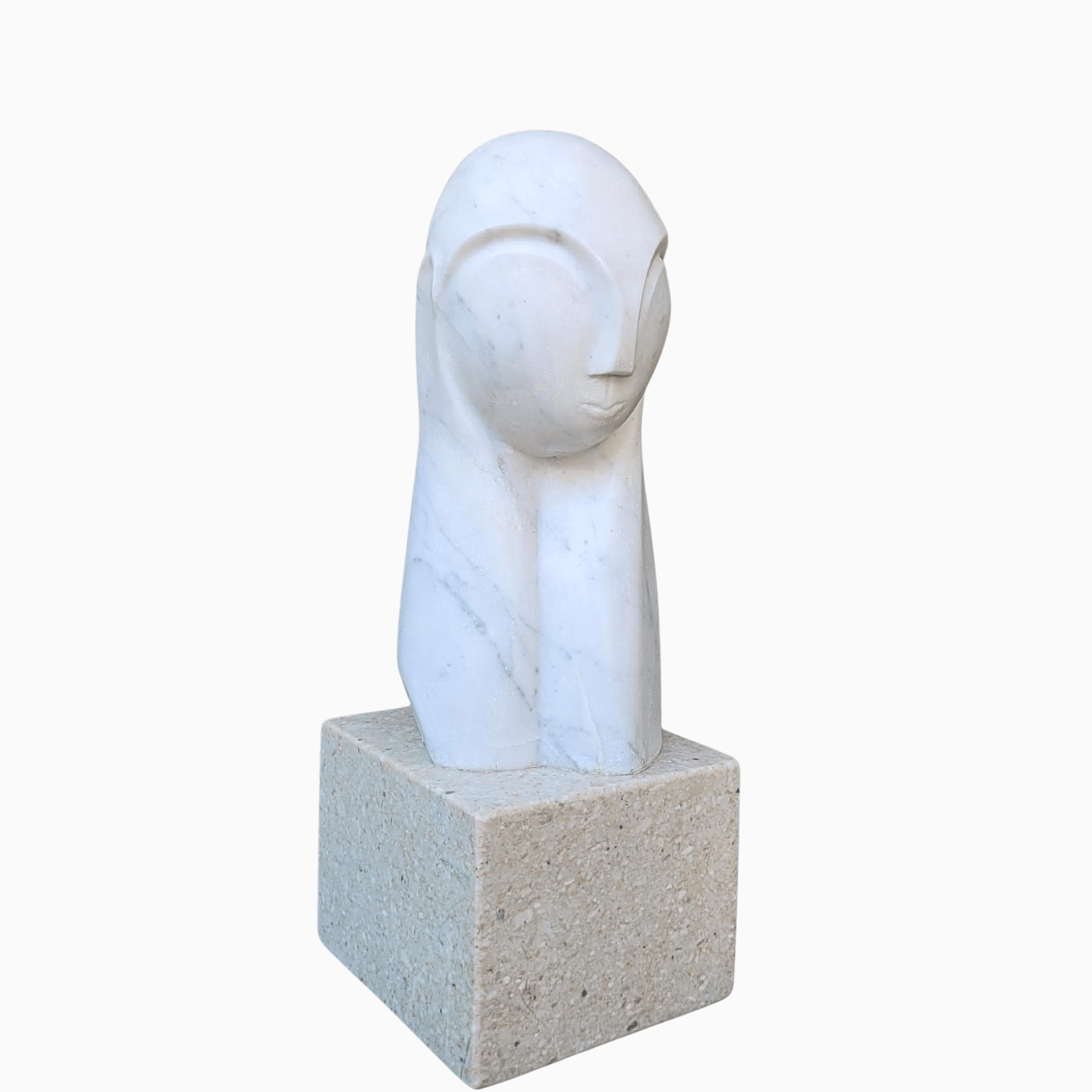 Figura femminile stilizzata scolpita a mano in marmo e pietra naturale