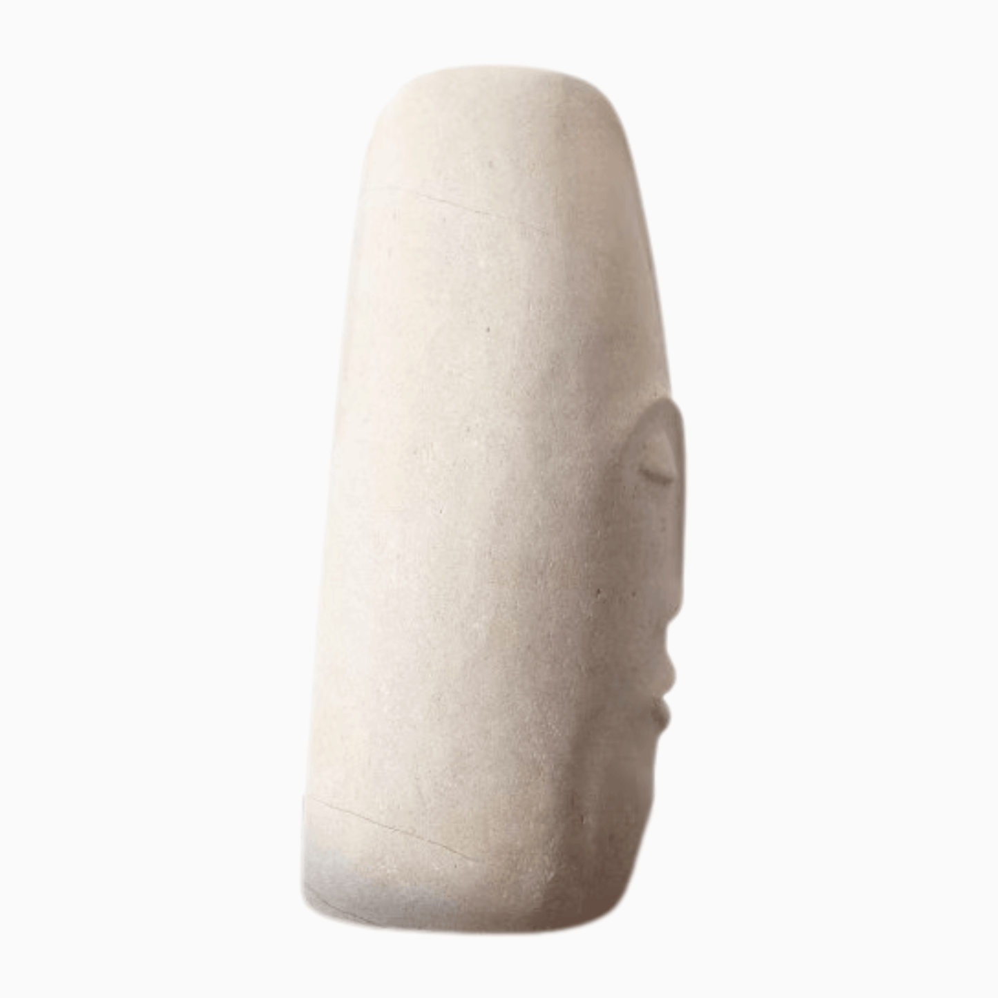 Scultura astratta in pietra calcarea dal design sottile e armonioso, ideale per interni eleganti.