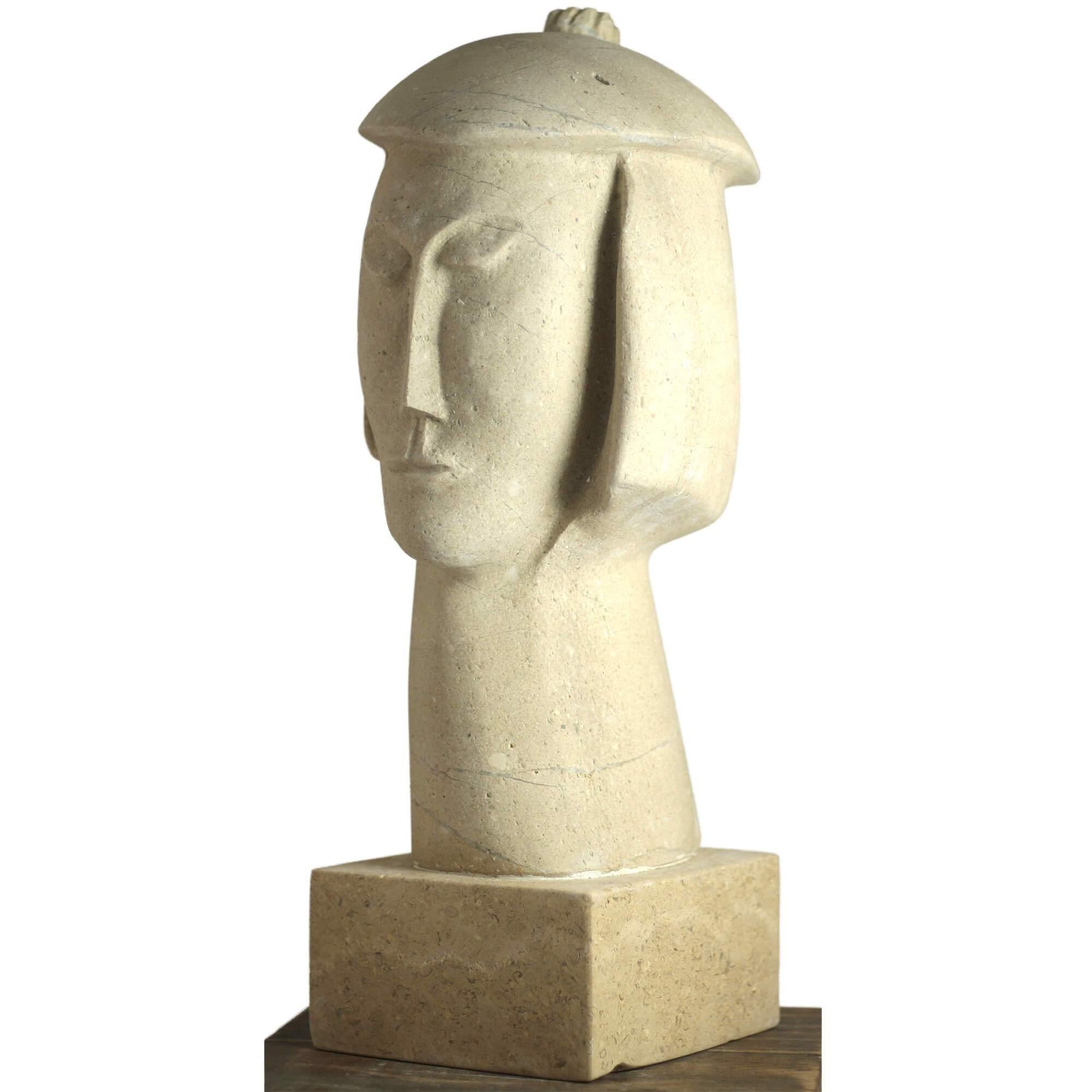 Dettaglio della scultura decorativa “Il Pittore” in pietra naturale