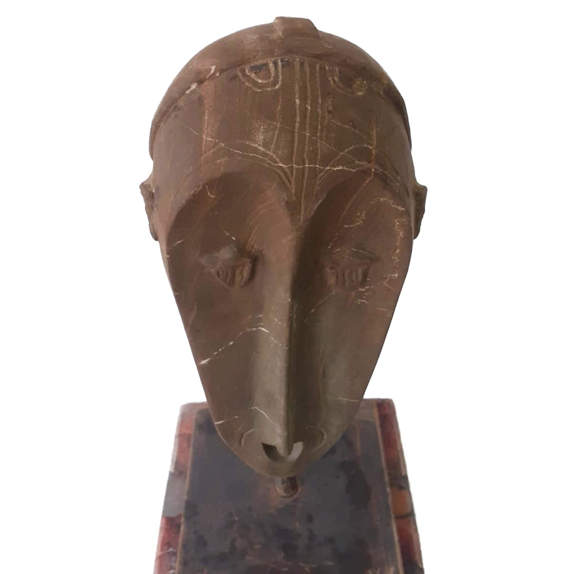Maschera africana tradizionale scolpita a mano in pietra naturale di Bisaccia, montata su supporto in ferro stile retrò.
