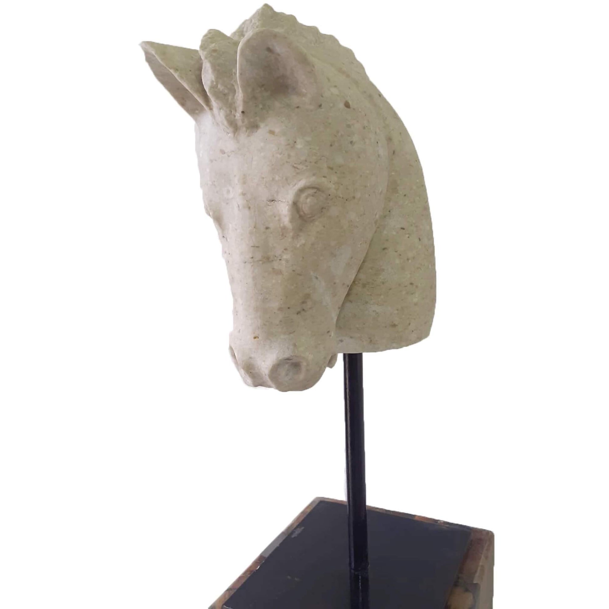Scultura testa di cavallo bianca fatta a mano in pietra naturale