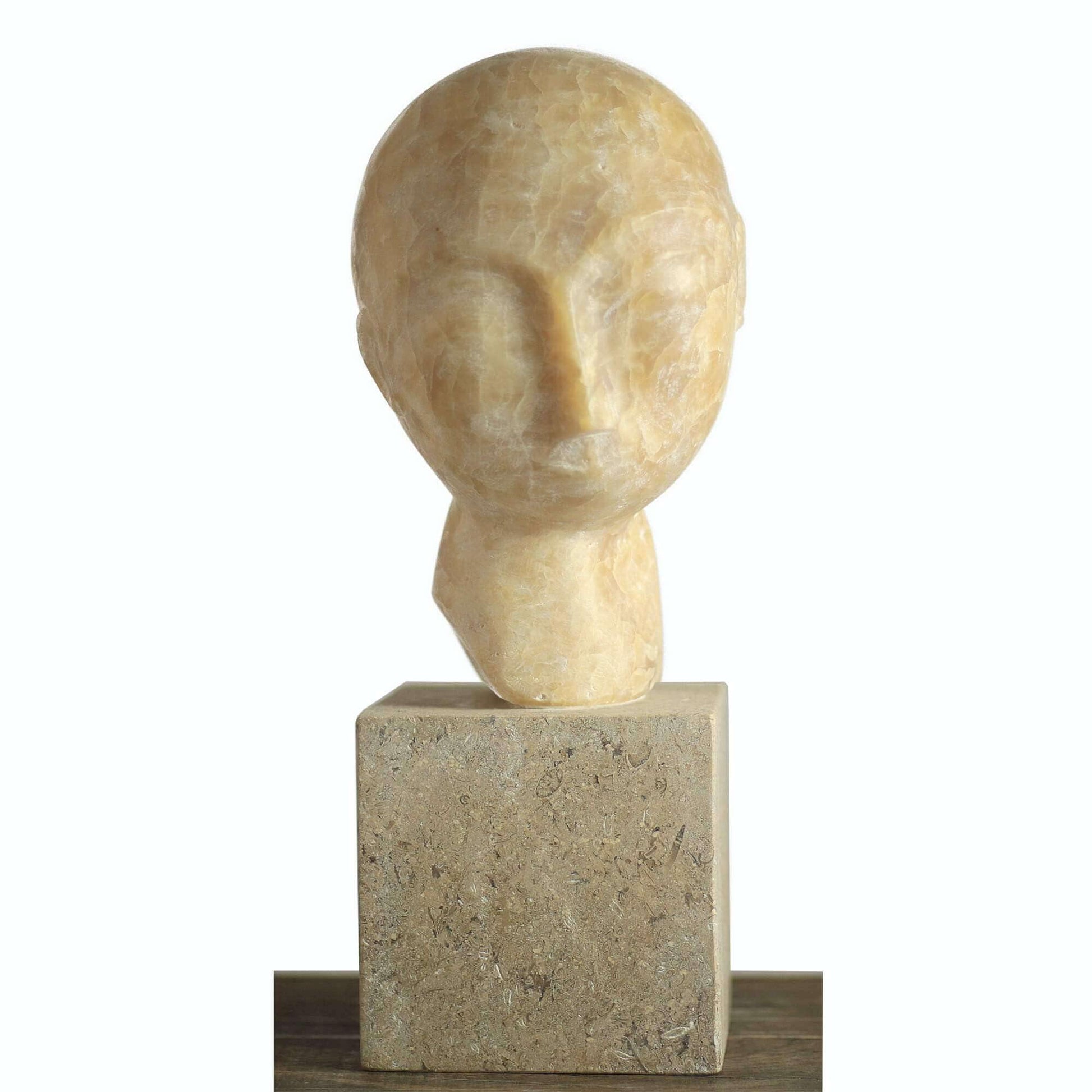 Scultura in onice e pietra calcarea realizzata a mano
