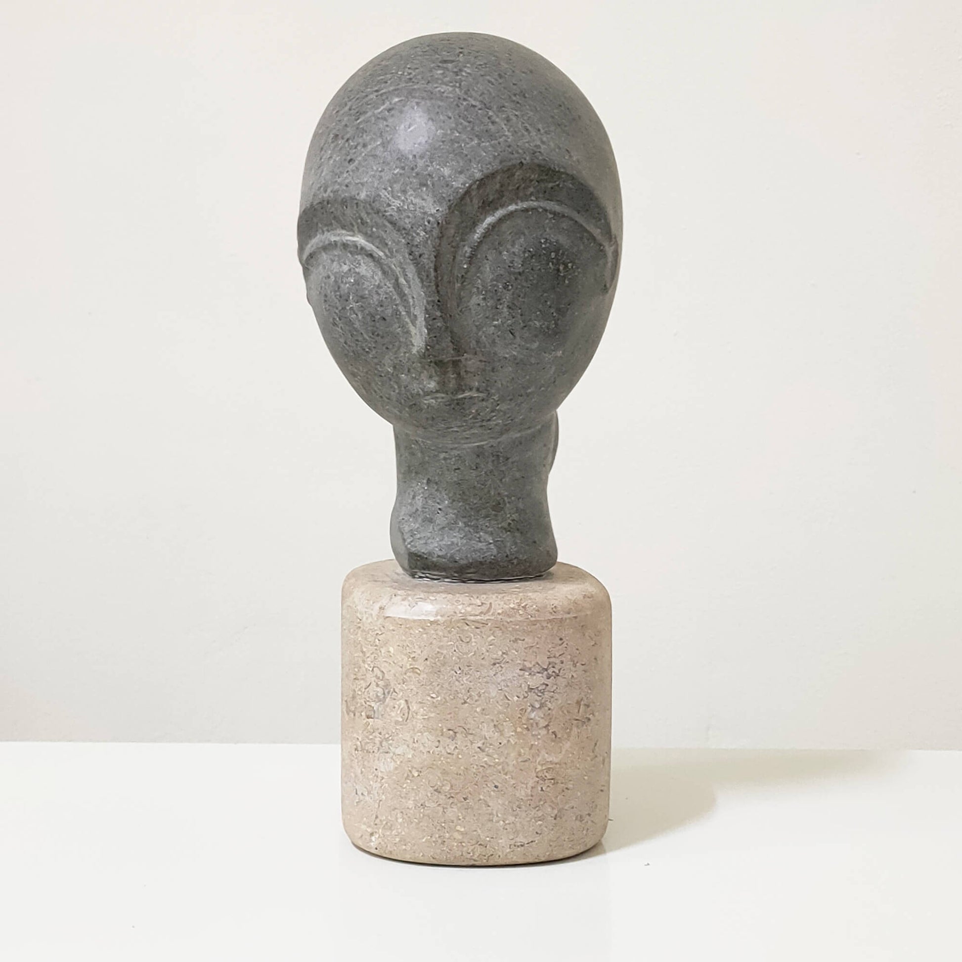 Scultura minimalista per interni