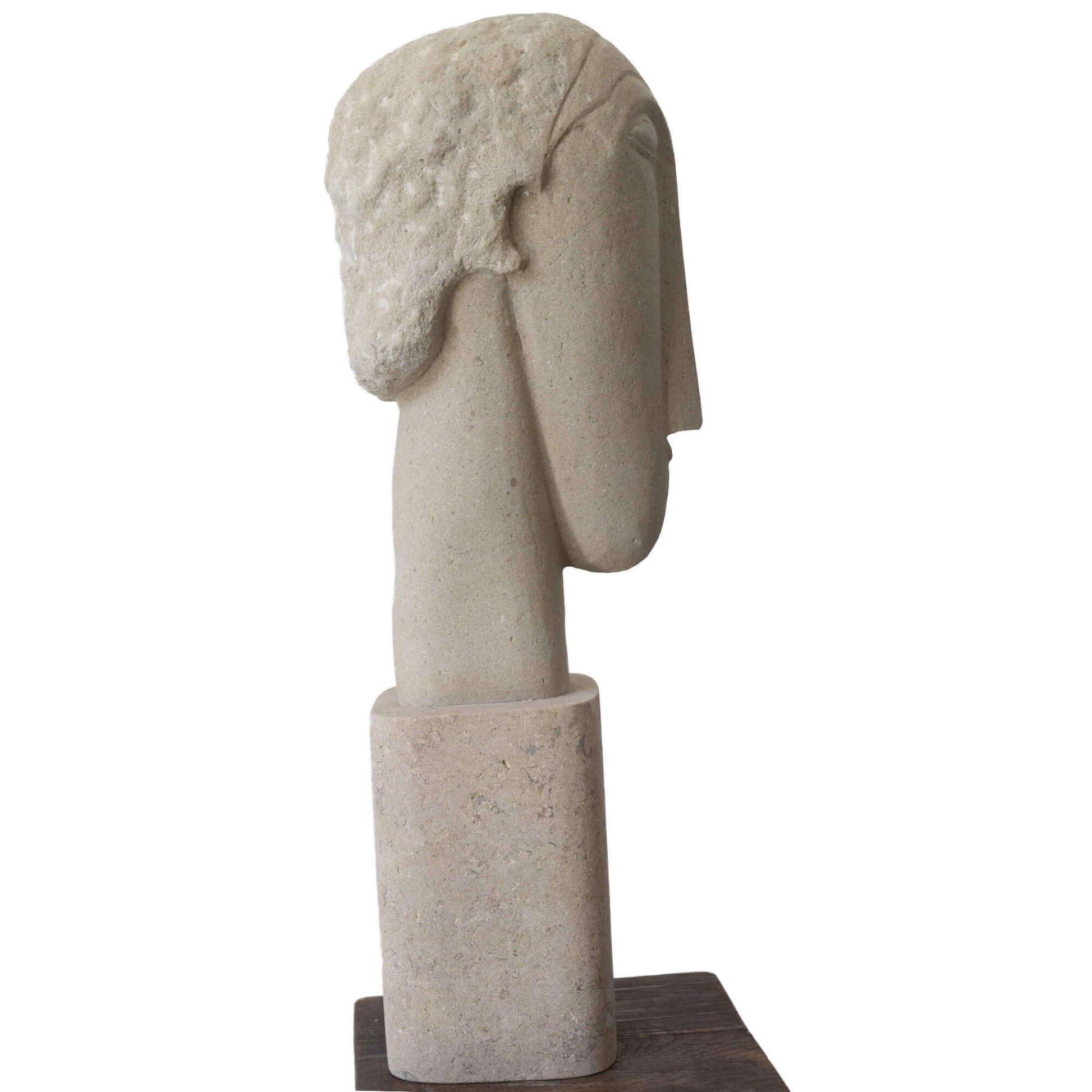 Intaglio “Head” in pietra calcarea realizzato a Bisaccia, Sud Italia